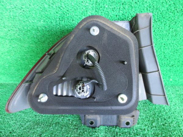 シビック ハイブリッド FD3 テールライト 右外 (スタンレー P5375)*H046018