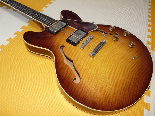 ☆heerby SA-900 ES-335 ☆ フレイムトップ ☆ トラ杢 ☆ ハードケース