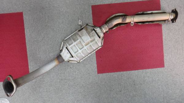 JA11 ジムニー フロントパイプ 触媒 中古 こちらはジムニー