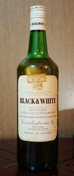 ブラック&ホワイト 43% 特級表記 : くりりんのウイスキー置場 1970 