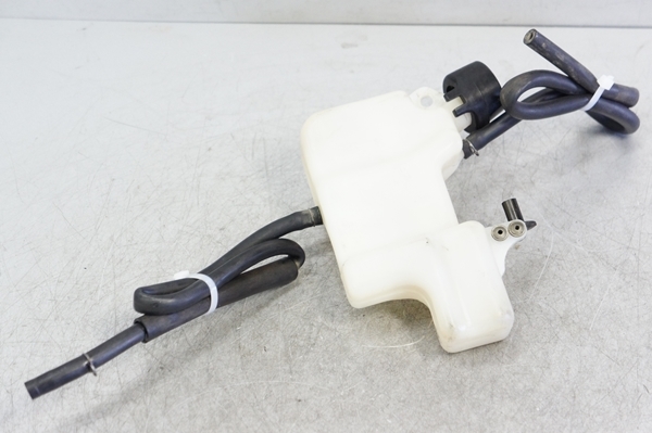 Crm250r ラジエータークーラントリザーブタンク 冷却水 検 Md24 Crm250ar モタード Wr24b ホンダ用 売買されたオークション情報 Yahooの商品情報をアーカイブ公開 オークファン Aucfan Com