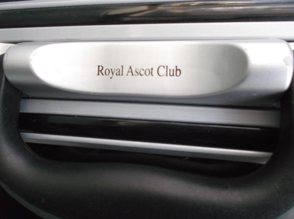 特大スーツケース Royal Ascot Club 黒 スーツケース トランク一般 売買されたオークション情報 Yahooの商品情報をアーカイブ公開 オークファン Aucfan Com