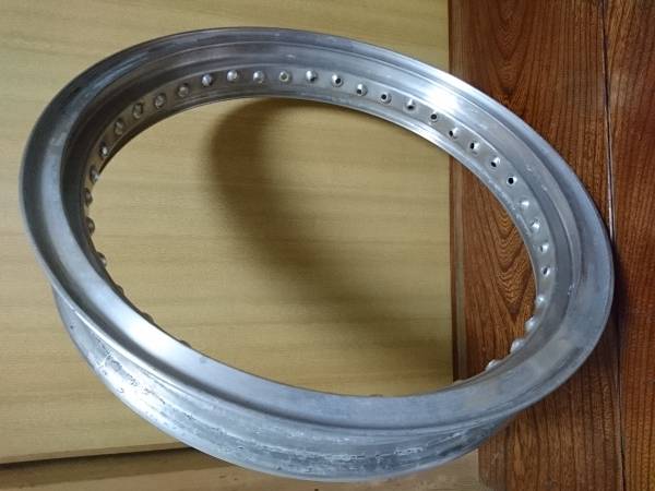 ★当時物 ボラーニ Hリム 19インチ ハーレー純正 40穴 アイアン ショベル パン ナックル ボバー チョッパー ボラーニ Hリム 19インチ xlch アルミ Reverb-ハーレーパーツの専門店