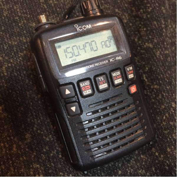 ICOM IC-R6 広帯域受信機 美品 動作確認済 純正ACアダプター説明書付 ICOM IC-R6 説明書付 動作品 美品