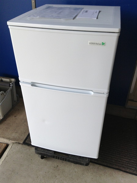 ◎3 2016年製　ヤマダ電機　HerbRelax　直冷式　ノンフロン2ドア冷凍冷蔵庫　90L　YRZ-C09B1