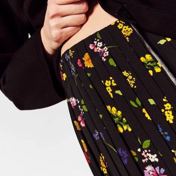 ZARA ザラ フラワー 花柄 プリーツスカート 春新作 人気完売商品 Ｍサイズ