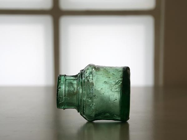 インクボトル◆英国 アンティーク アクアガラス 骨董 コットンリール イギリス 1910's 気泡 店舗什器 店舗備品 花器 花瓶_6