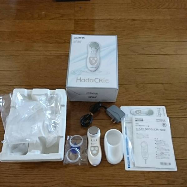 美品 日立 ハダクリエ CM-N830-W プラチナホワイト