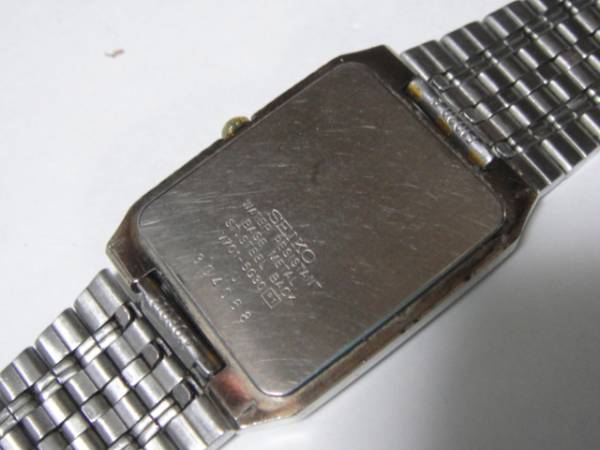 SEIKO セイコークォーツ V701-5G30 の入札履歴 - 入札者の順位
