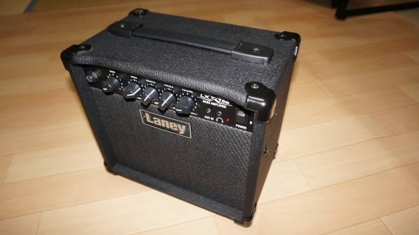 Laney (レイニー)　LX15B　自宅練習用ベースアンプ_1
