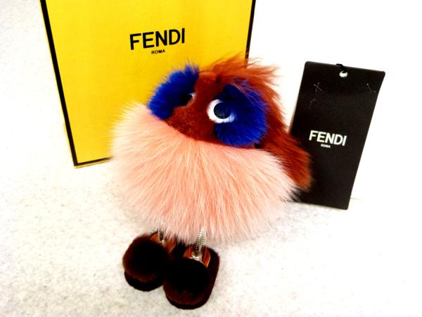 2204フェンディ本物新品モンスターバッグバグズミックスファーチャームキーホルダー