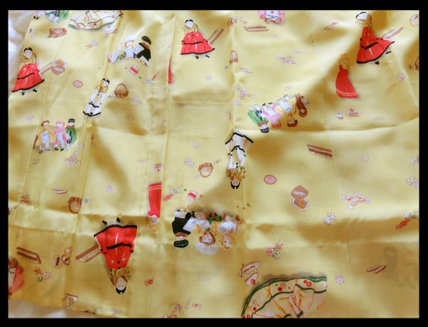 逸品□正絹□岡重謹製□菜の花色フランス人形柄長襦袢□ベージュ赤 