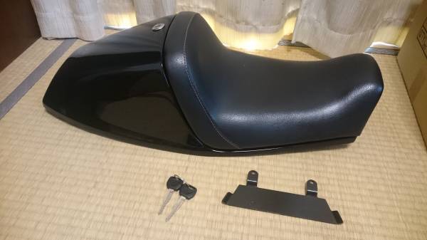 CB1100(SC65)用シックデザインのスポーツシート CB1100 SC65 塗装済