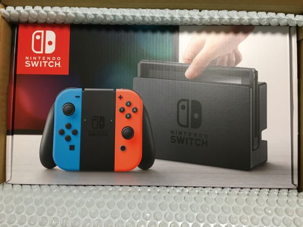 8月購入 保証書付 Nintendo Switch (L) ネオンブルー/(R) ネオンレッド ニンテンドースイッチ 本体