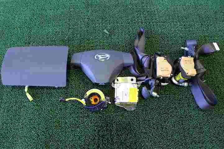 H26 ダイハツ ハイゼットカーゴ クルーズ S321V『エアバック 6点セット 送料無料』低走行車（17400㎞）HZ1/9AH/C2