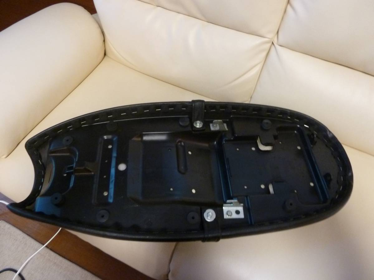 値下げ☆トライアンフ純正オプションのジェル入りシート☆ボンネビルT100