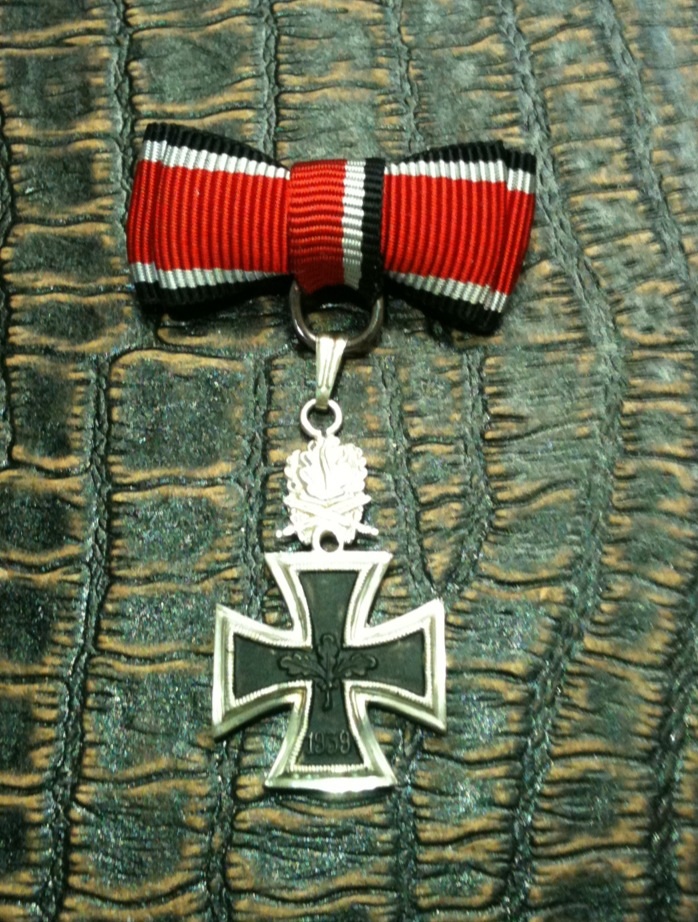 戦後版 柏葉章付騎士鉄十字章 ミニ勲章 本物 勲章 売買されたオークション情報 Yahooの商品情報をアーカイブ公開 オークファン Aucfan Com