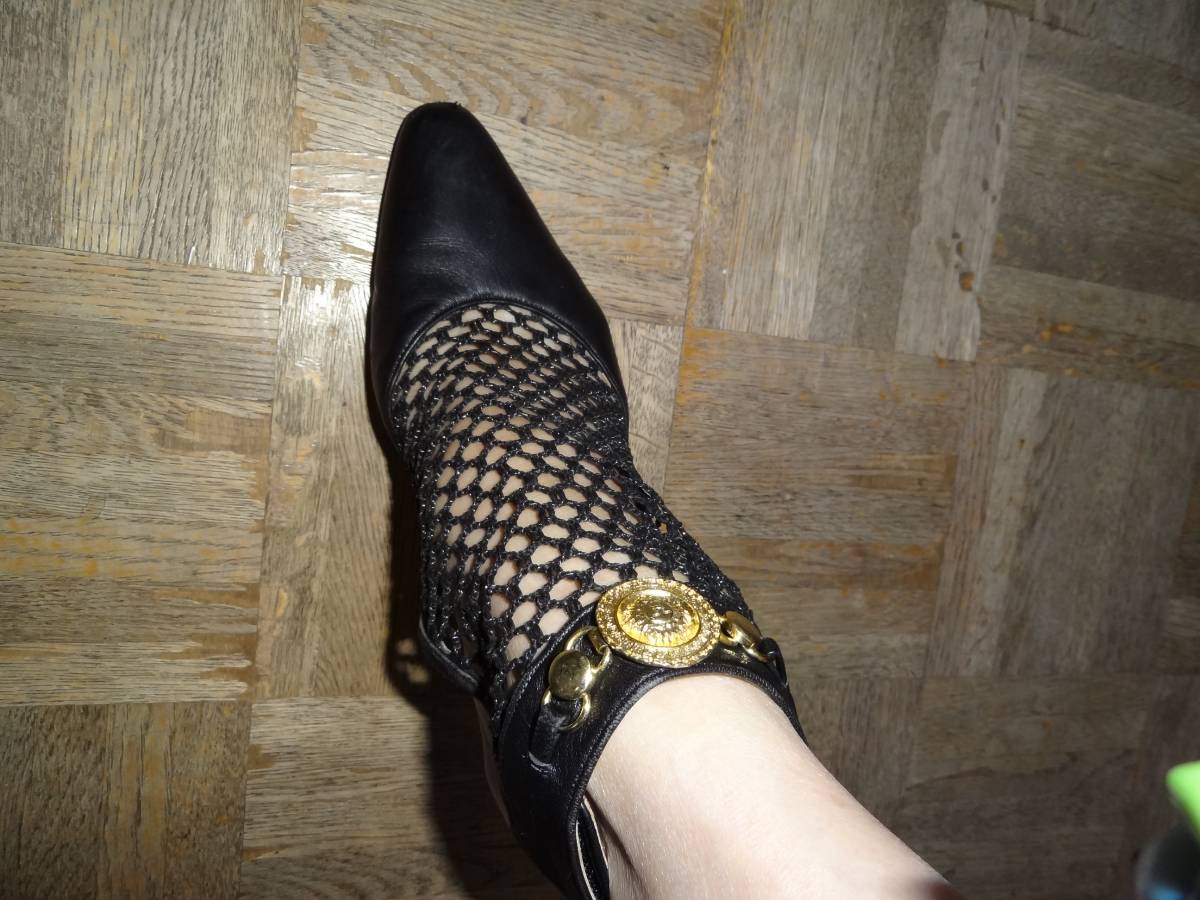 ☆ GIANNI VERSACE☆ ジャンニヴェルサーチ☆ヴィンテージパンプス 
