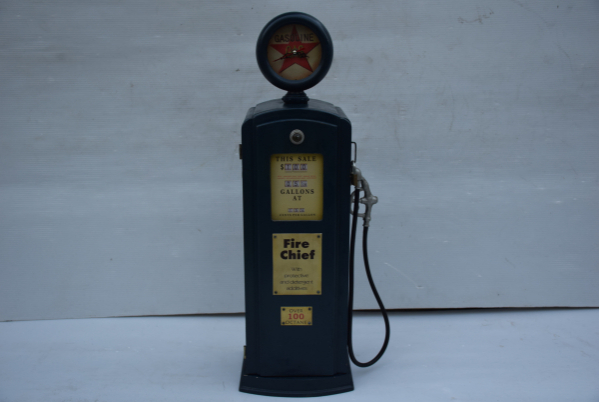 FK　◆ガソリンスタンド型時計付き◆DVD，CDキャビネット　お洒落で使い方自由自在！