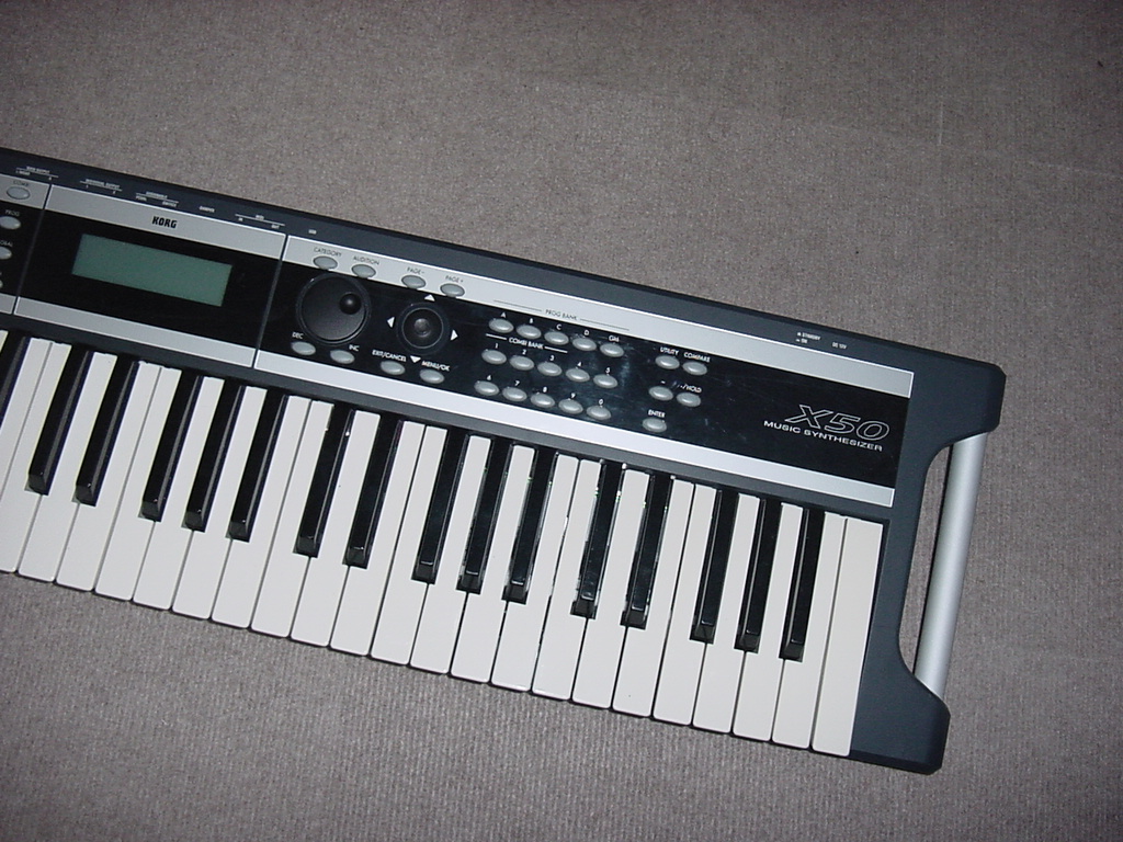 KORG X50 シンセサイザー 61鍵盤 コルグ キーボード KORG（コルグ