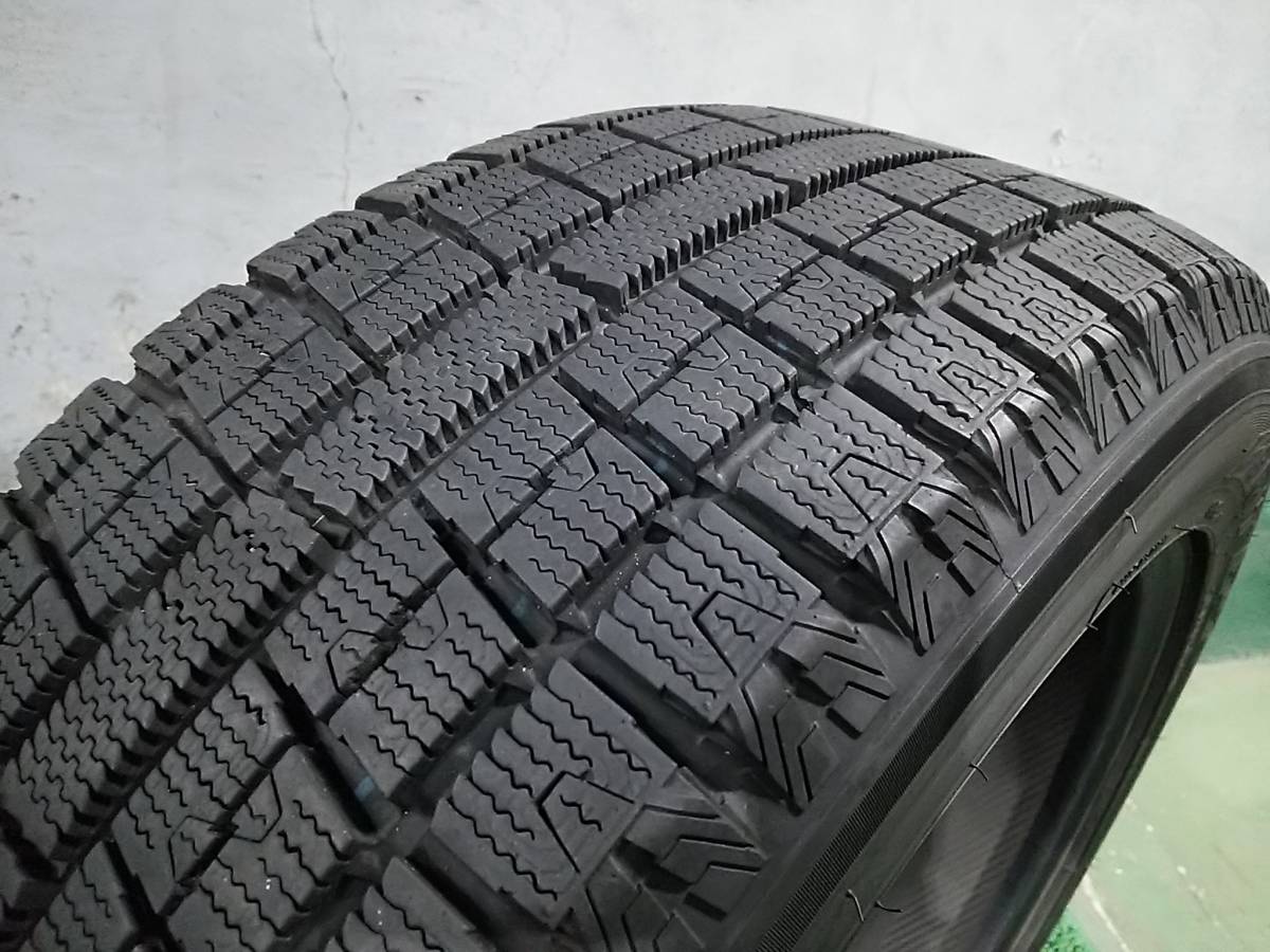 バリ溝 215⁄45R17 TOYO スタッドレスタイヤ 4本セット バリ溝!! 冬タイヤ