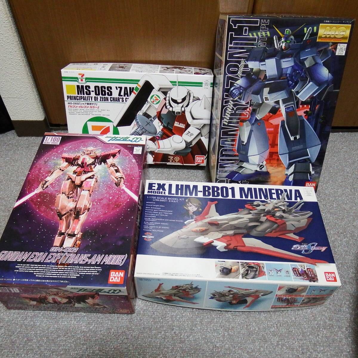 MS-06S ザク セブンイレブンカラー HG LHM-BB01 ミネルバ　NT-1 ガンダムアレックス ガンダムエクシア EXF トランザムモード　未組立