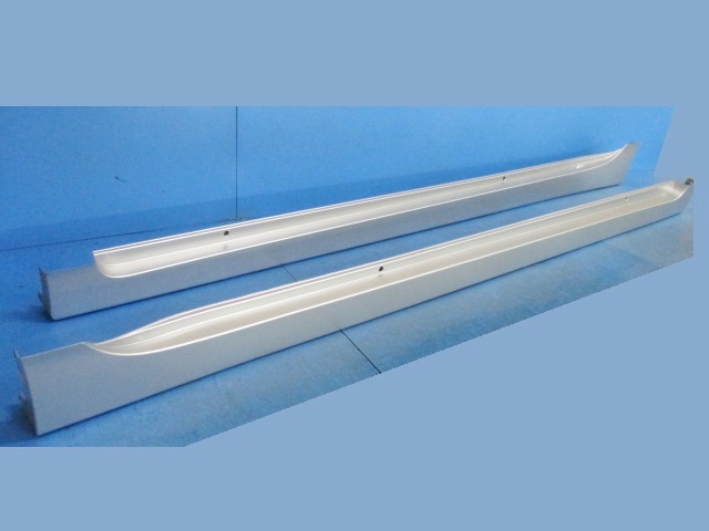 ★即決 【75850-47010】 プリウス ZVW30 後期 純正 左右 サイドステップ シルバー トヨタ (M014146)