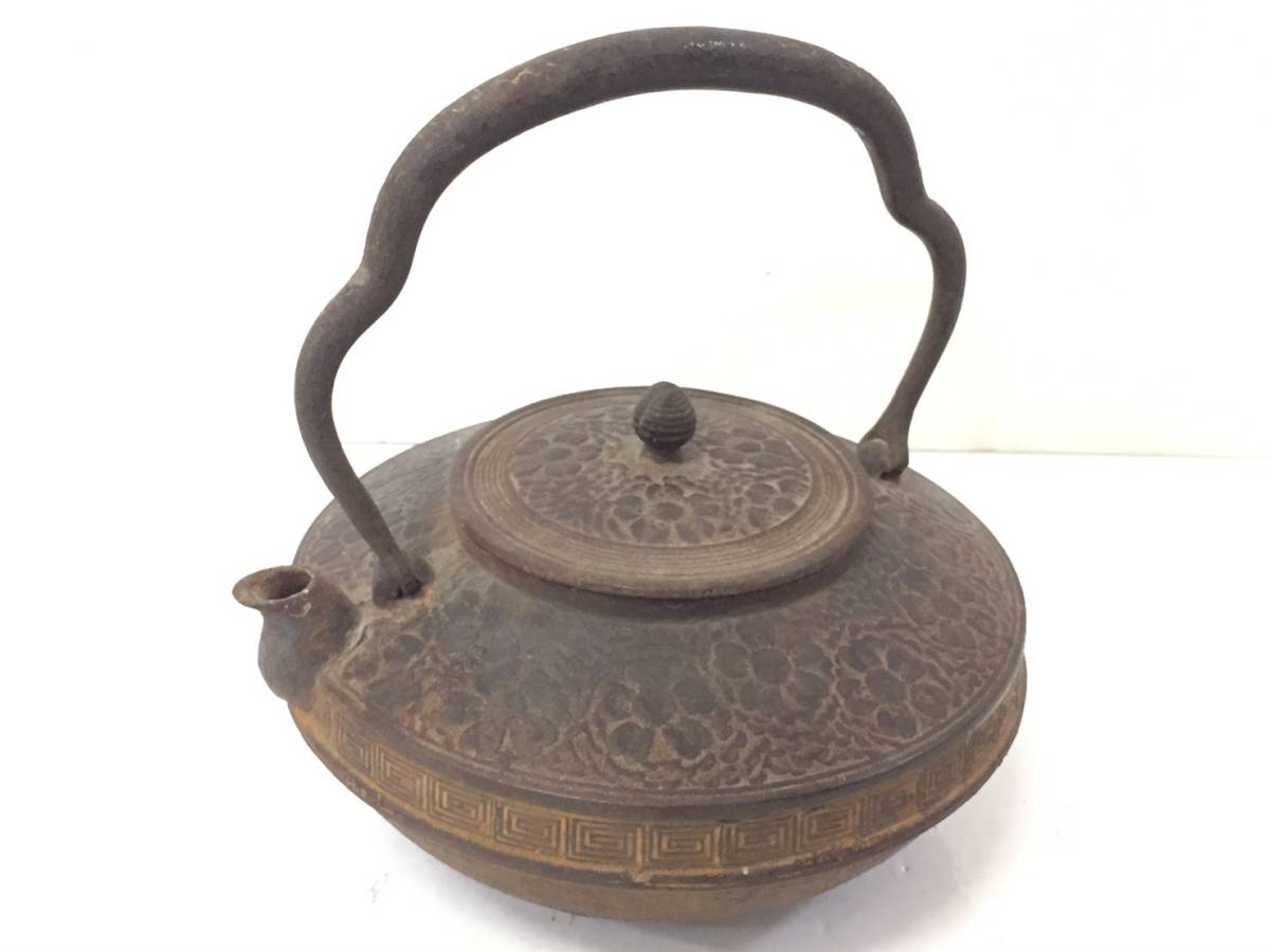 156■: 鉄瓶/桜模様/骨董 レトロ アンティーク