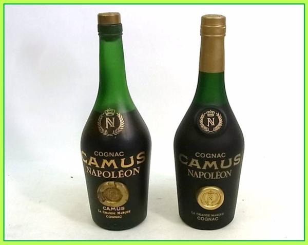 カミュのコニャック　古酒 カミュ (CAMUS) コニャック デラックス 700ml ナポレオン ZD317☆古酒
