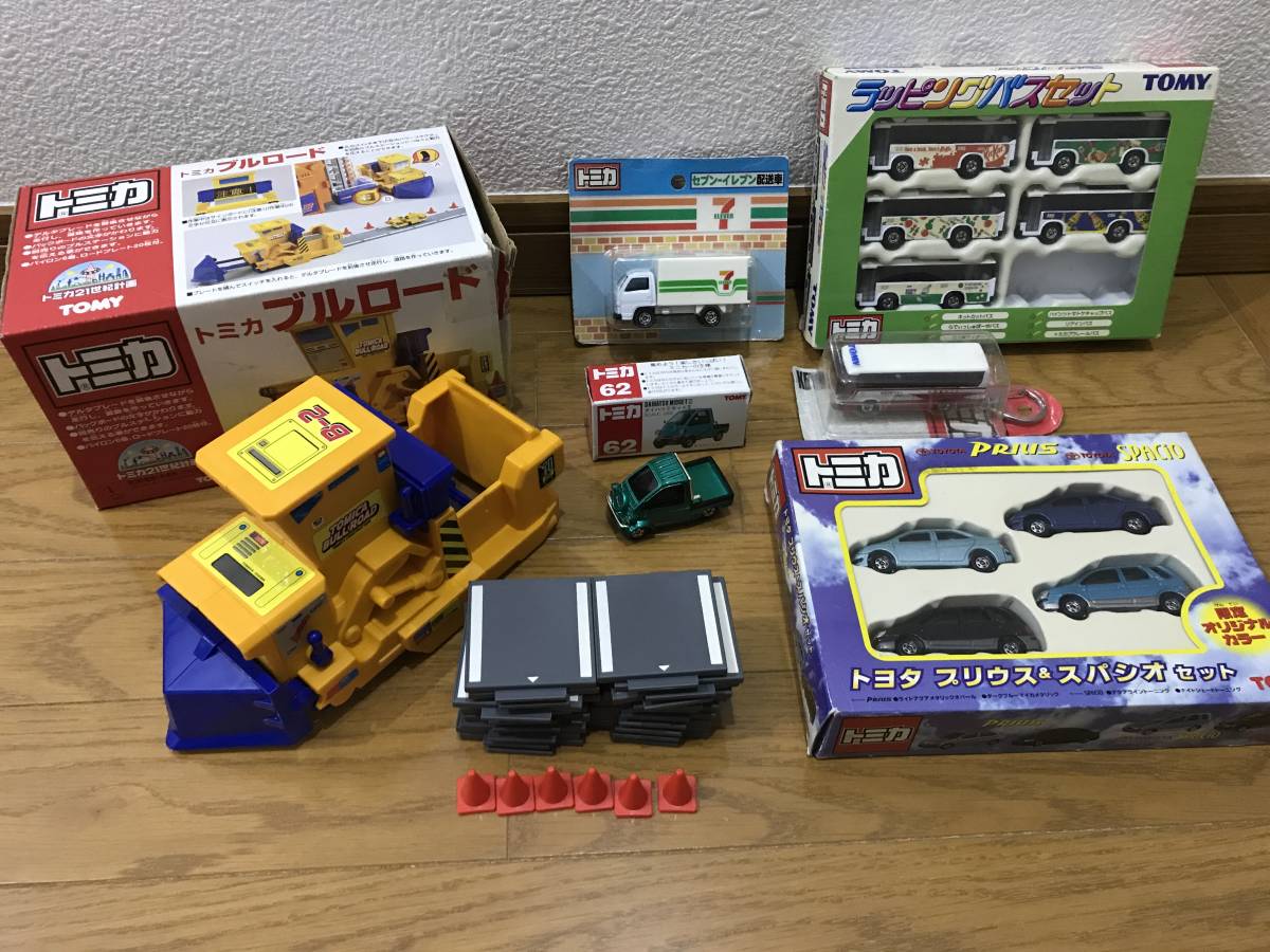 新本 ☆ミニカー大百科 トミカコレクションのすべて ☆講談社 ミニカー