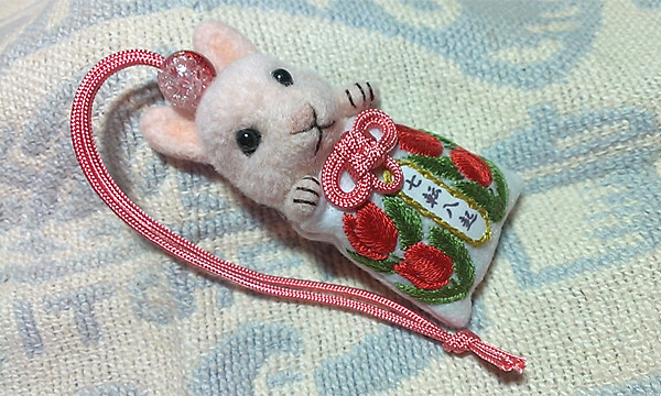 うさぎ チューリップ ミニサイズ ストラップ 刺繍 羊毛フェルト お守り ハンドメイド 羊毛フェルト 売買されたオークション情報 Yahooの商品情報をアーカイブ公開 オークファン Aucfan Com