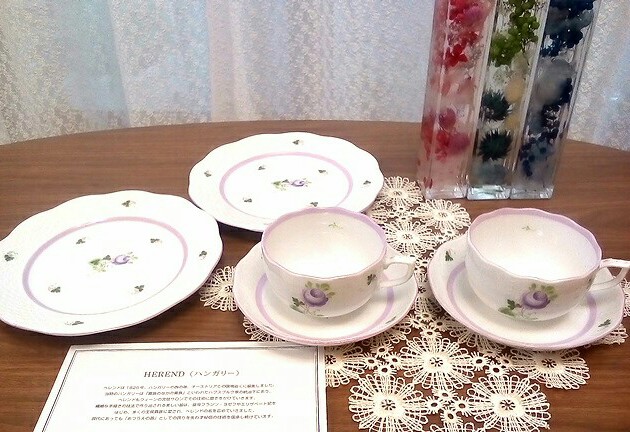 最終★即決★新品★ヘレンド★カップ&ソーサー２客とお皿19cm2枚のセット★55%off★HEREND★ウィーンの薔薇★バラ