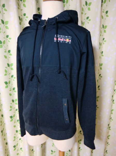  INFINITI RedBull RACING 切り替えフルジップパーカー sizeM GIVES YOU WINGS F1 レッドブルレーシング チームオフィシャル 車 カーレース(Mサイズ)｜売買されたオークション情報、yahooの商品情報をアーカ Mサイズ