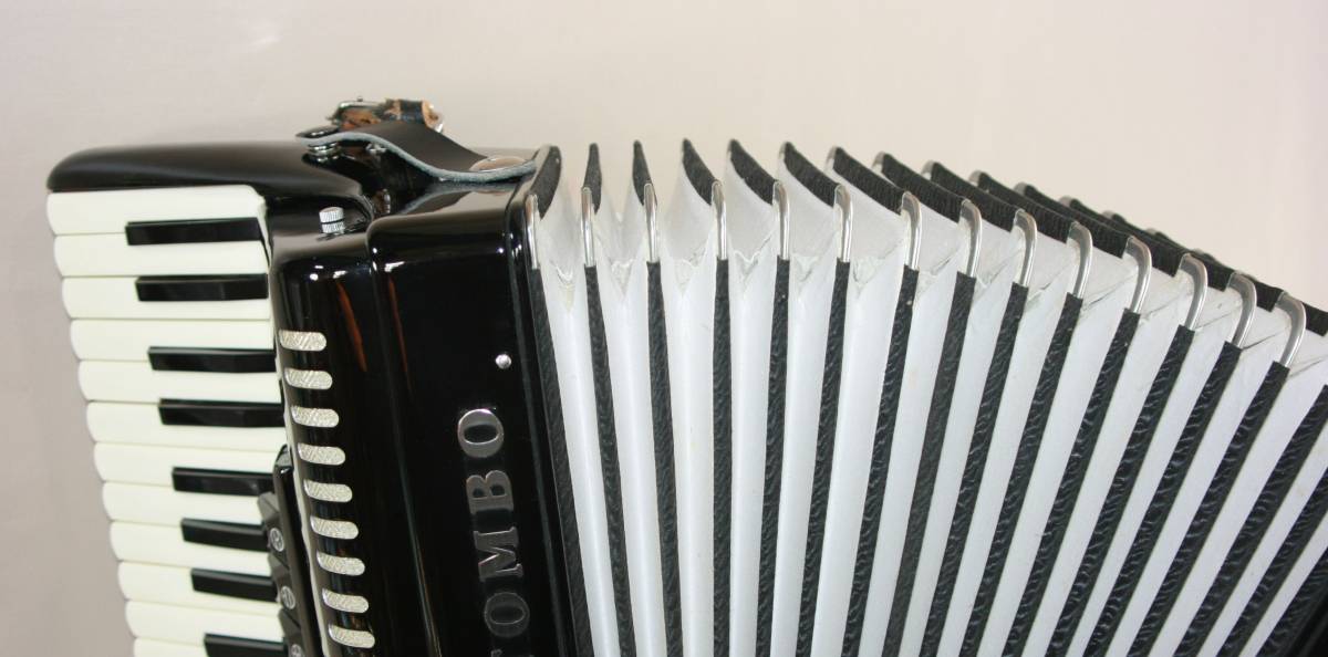 T80B アコーディオン TOMBO 37鍵盤⁄80ベース MML音色切替6 TOMBO