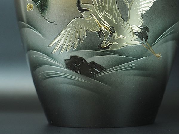 古美術品 彫金松鶴図花瓶 在銘　