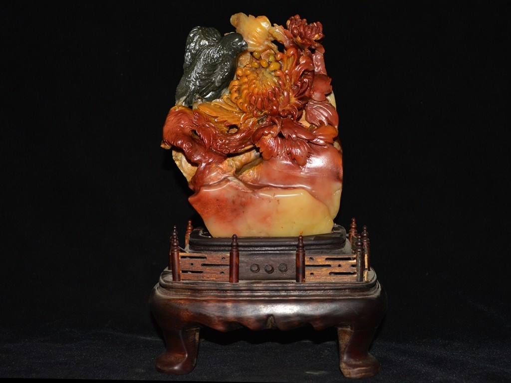 ★家族館蔵品★ 本寿山石原石精彫 摘色菊花鳥雀花鳥置物 貴重品