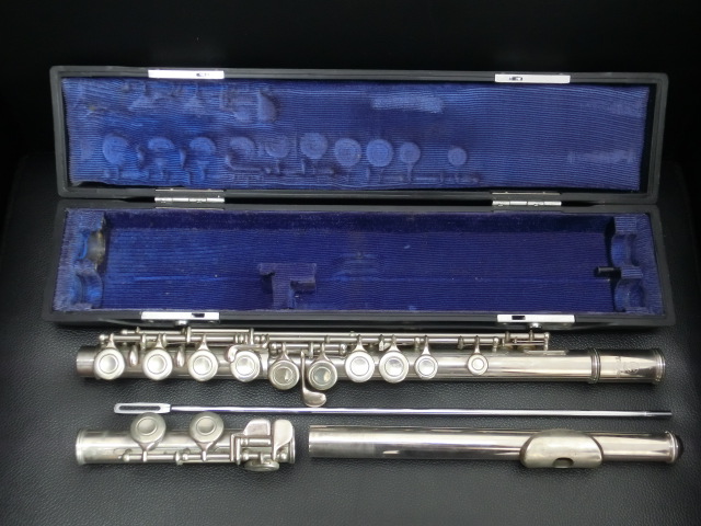 【鶴-31401】 YAMAHA ヤマハ YFL-23 フルート 掃除棒付き ハードケース入り 管楽器 楽器