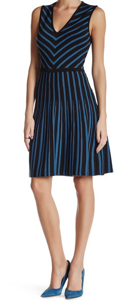  アンクライン ストライプのニットドレスワンピースM11号黒青(アンクライン)｜売買されたオークション情報、yahooの商品情報をアーカイブ公開 - オークファン アンクライン