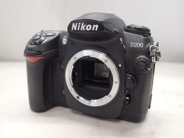 カメラ 【すぐ使える】Nikon D200 18-55mm レンズ・ストロボ付
