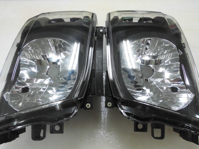 トヨタハイエースヘッドライト純正200系1型2型適合純正電動