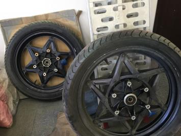 タイトルCBR400F 1型ホイール前後 コムスター タイトルCBR400F 1型