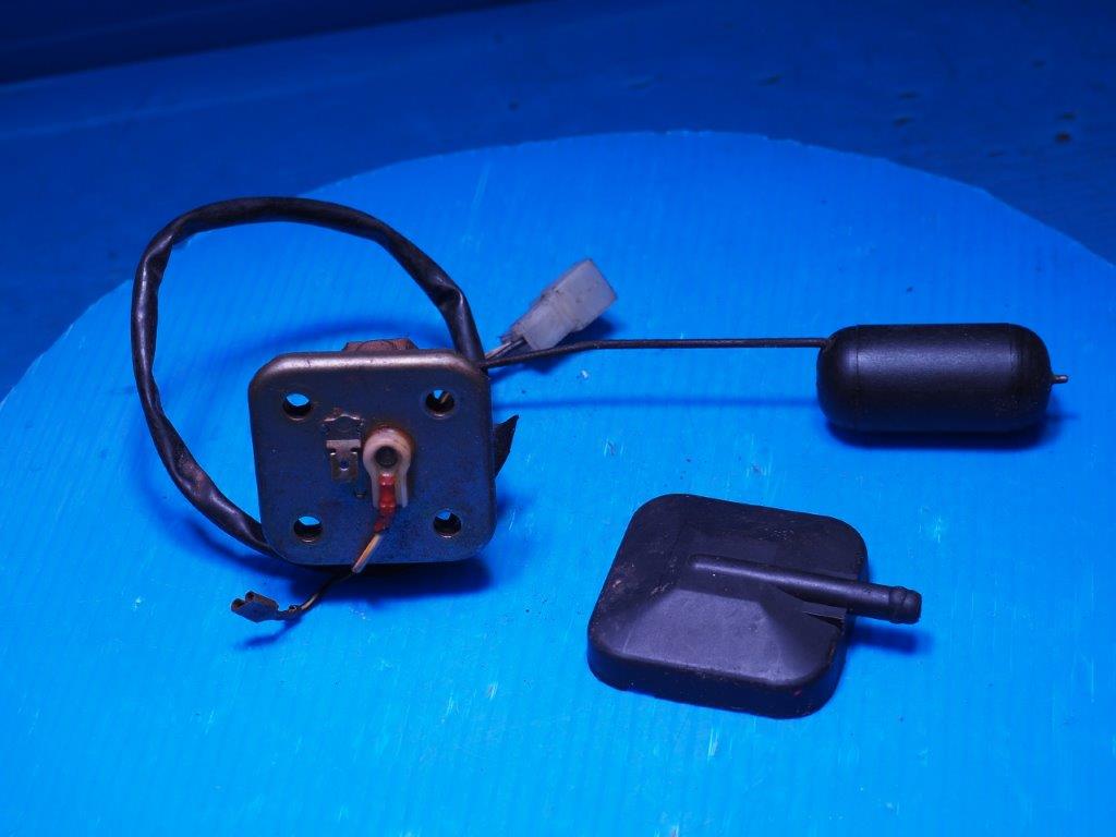 C36⁄79⁄211 C36/79/211 カワサキGPZ900Rニンジャ 燃料タンクゲージ