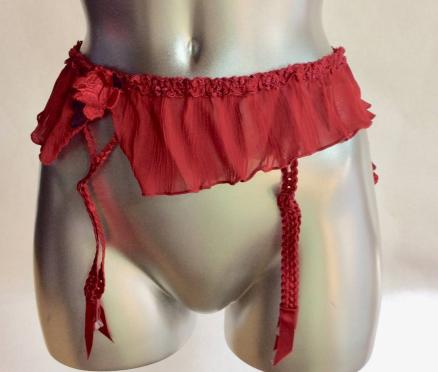 ワコール サルート　螺旋階段　ガーターベルト　M　RE　赤　新品タグ付