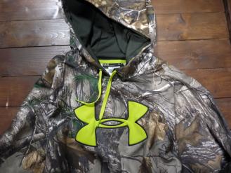 新品 レア! UNDER ARMOUR アンダーアーマー ビッグロゴ Infrared Scent Control Raeltree Camo Hoodie パーカ 迷彩 L