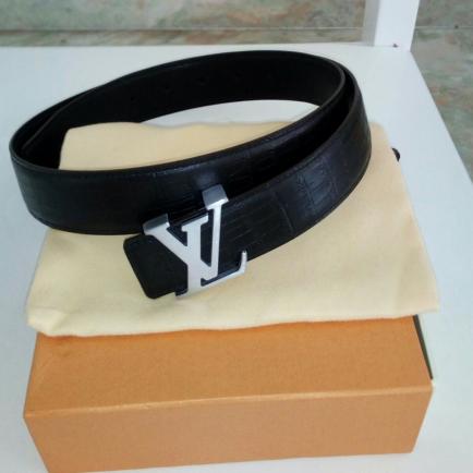  ルイヴィトン メンズベルト 銀色バックル 型押し本革 メンズ 適応サイズ90cm&plusmn;5cm Louis Vuitton 同様(皮革、レザー)｜売買されたオークション情報、yahooの商品情報をアーカイブ公開 - オーク 皮革、レザー
