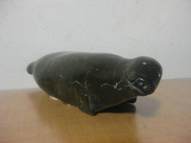 1円 作家もの イヌイットアート アザラシ 石像 彫刻 石彫り オブジェ 置物 エスキモーアート カナダ 西洋彫刻 売買されたオークション情報 Yahooの商品情報をアーカイブ公開 オークファン Aucfan Com