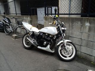 XJR400