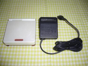 □即決□ GBA ゲームボーイアドバンスSP 本体 ファミコンカラー 充電