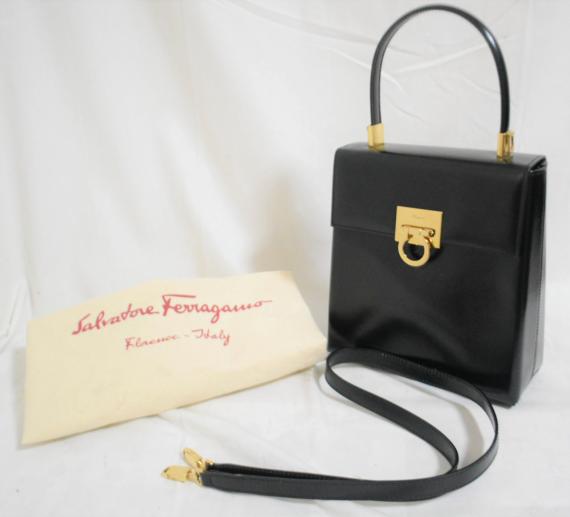 81EVA 使用数回 美品 Salvatore Ferragamo/フェラガモ AG21 3658 