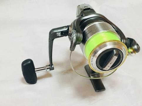 SHIMANO スピニングリール 2500 SC 83E Amazon | シマノ(SHIMANO) スピニングリール 17 セドナ 2500 バス釣り リール